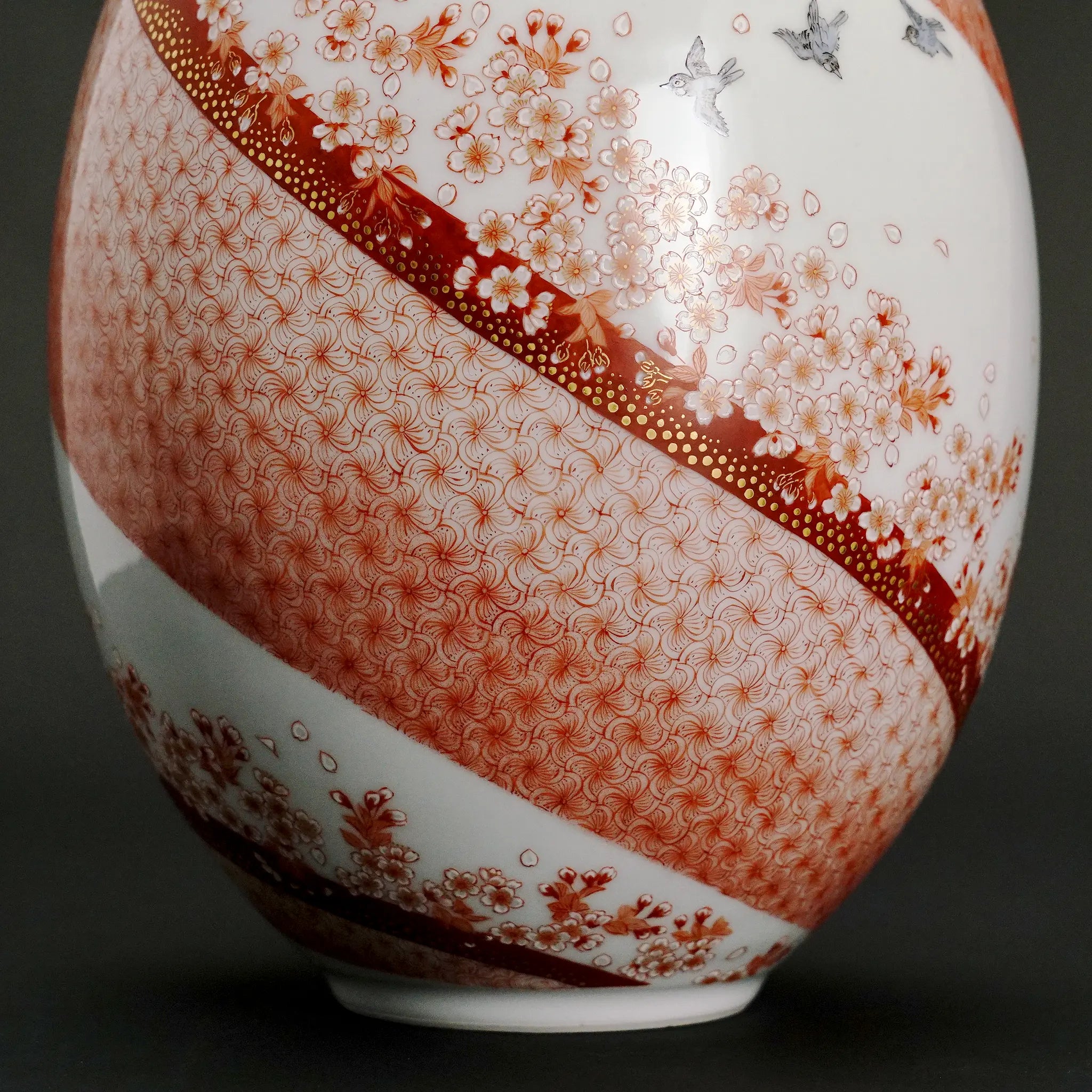 九谷焼 9.5号花瓶 桜舞|福島武山 作|赤絵細描で描く至高の桜と鳥